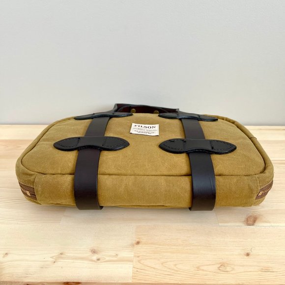 SOLD Filson Tin Cloth Grip Case 70058 for iPad / Tablet / eReader, Dark tan - Picture 10 of 13